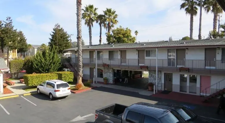 Surf City Inn and Suites