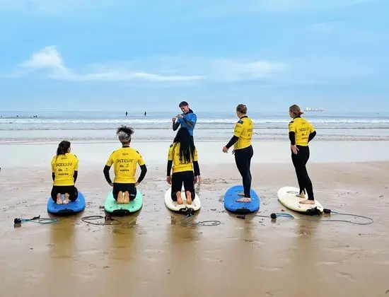 Surf House Gijon - Hostel - Dış Mekan