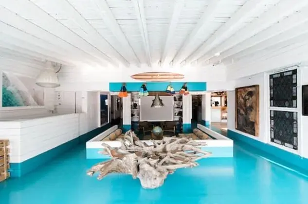 The Surf Lodge - Lobi