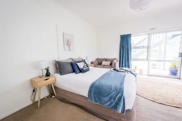 Surf N Stay Whangamata - Oda