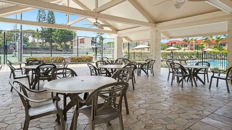 Surf & Racquet Club #6-303 - Havuz