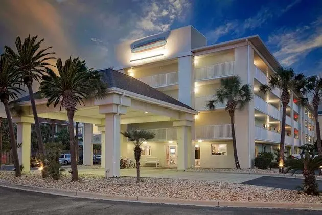 Surf & Sand Hotel