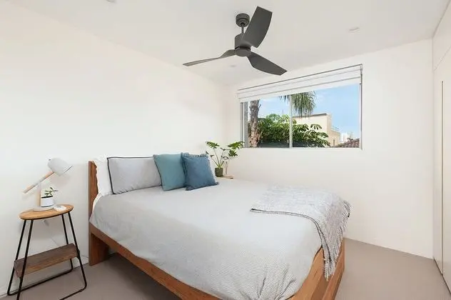 Surf Side Oasis with Balcony near Beach - Oda