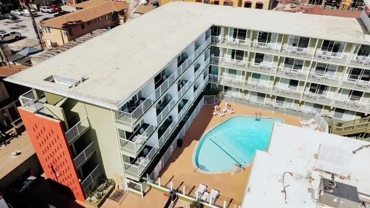 Surfer Beach Hotel - Dış Mekan
