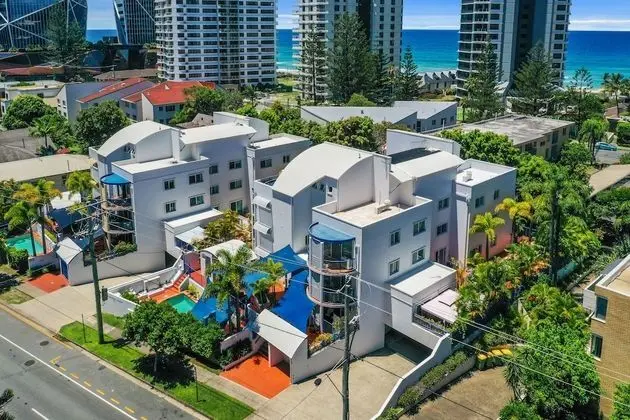 Surfers Beach Resort 2 - Öne Çıkan Resim