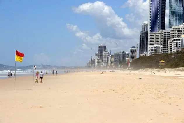 Surfers Paradise Suite with Pool and Spa - Plaj