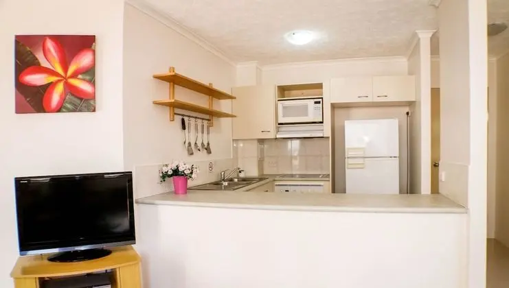 Surfers Riverside Apartments - Mutfak