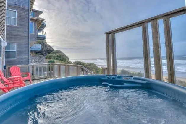 Surfer's View - Spa