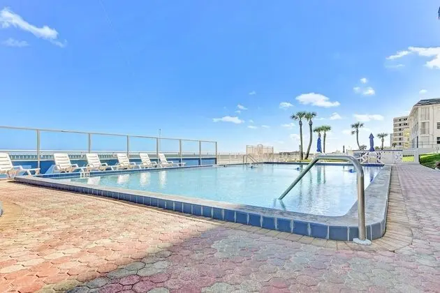 Surfside Condo 503 by Vtrips - Havuz