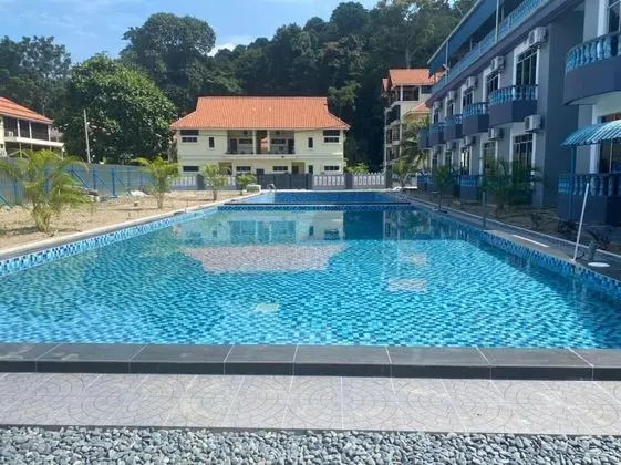Suria Beach Resort - Havuz