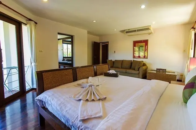 Surin Springs Villa by Alexanders - Oda