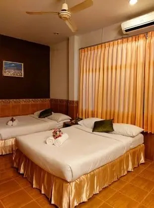 Suriwong Chumphon Hotel - Oda