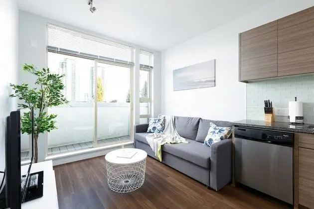 Surrey Center Cozy Condo - Oda Düzeni