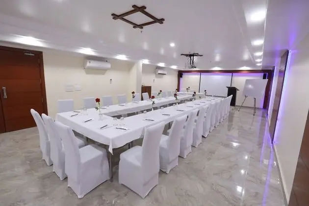 Hotel Surya International - Dış Mekan
