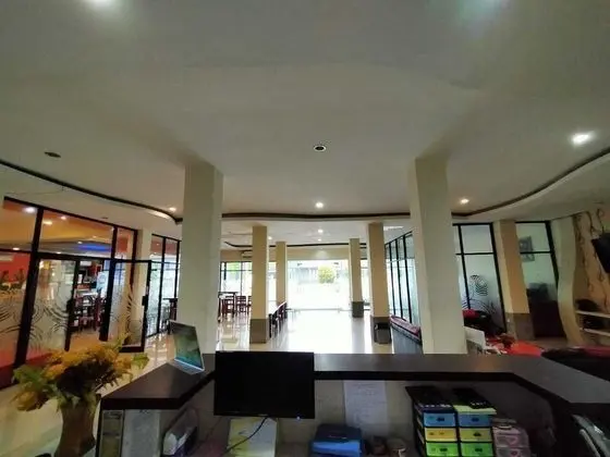 Hotel Surya - Lobi