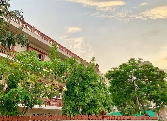 Suryaa Villa - A City Centre Hotel