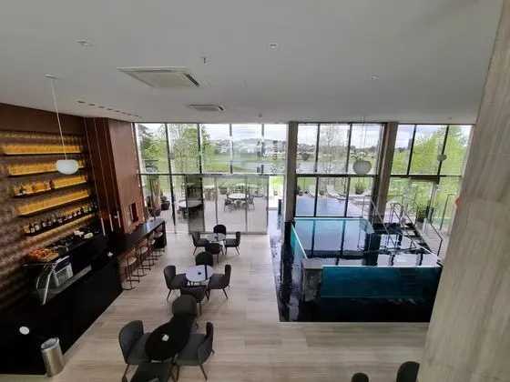 Suryaa Hotel Pinhais, Curio Collection by Hilton - Havuz