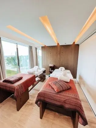 Suryaa Hotel Pinhais, Curio Collection by Hilton - Spa