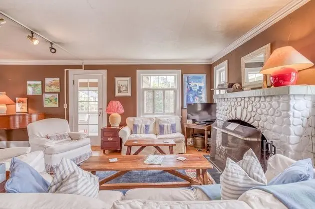 Susans Beach Cottage (MCA 1323)