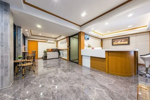 Suthep Home & Hostel - Lobi