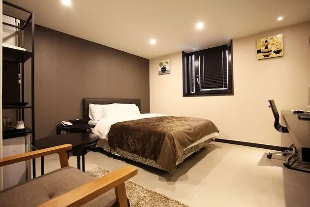 Suwon City Hall Thassos Hotel