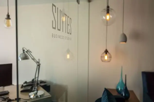 SUYTES Business Studios - Lobi