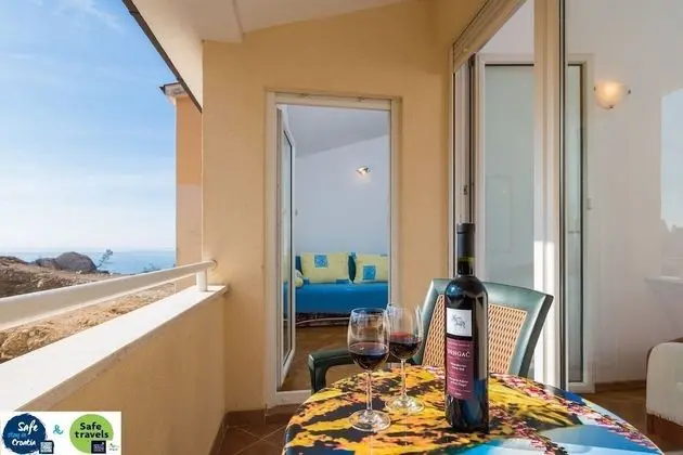 Suzi - Beautiful View and Cosy - A2 - Öne Çıkan Resim