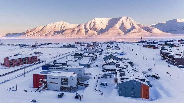Svalbard Hotell - Polfareren