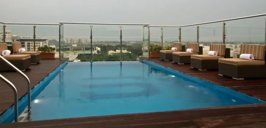 Svenska Design Hotel, Bangalore - Havuz