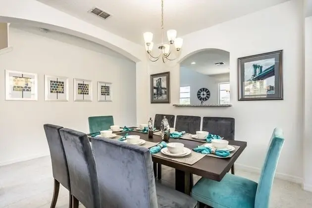 SVV 005 - Crofton Retreat New 6 Bed Pool Home - Mutfak