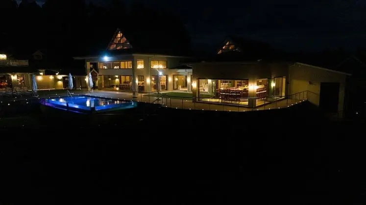 Swallow Cliff Hall - Dış Mekan
