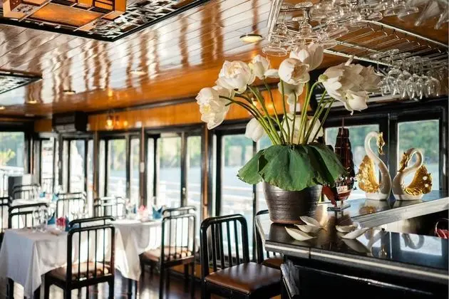 Swan Boutique Cruises - Yerinde Yemek