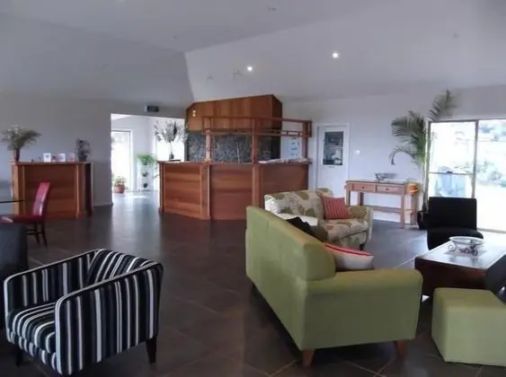 Swan Lake Guest House - Lobi