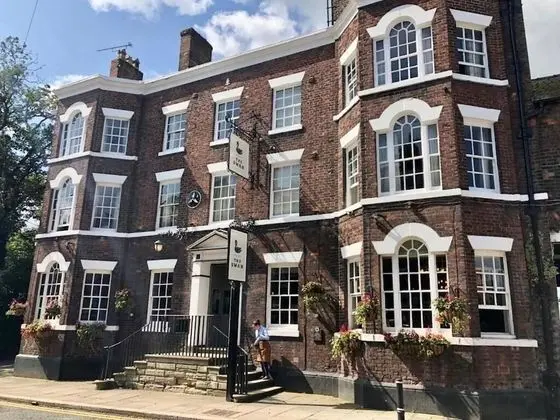 The Swan Tarporley - Dış Mekan