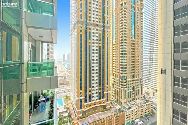 Swanky 1 BR Apt Marina Pinnacle