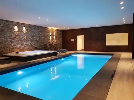 Swanky Holiday Home in Waimes With Indoor Swimming Pool - Havuz