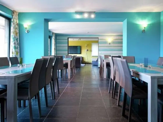 Swanky Holiday Home in Waimes With Indoor Swimming Pool - Yerinde Yemek