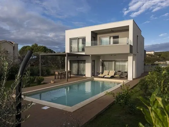 Swanky Villa in Turanj With Private Swimming Pool - Dış Mekan