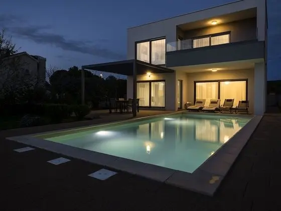 Swanky Villa in Turanj With Private Swimming Pool - Havuz