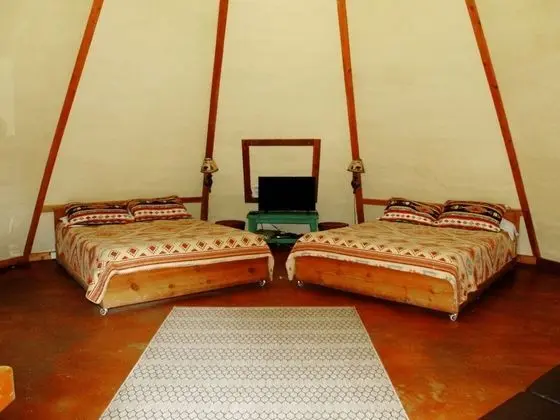 Sweet Grass Tipis on Guadalupe River - Oda