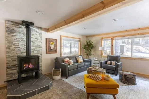 Sweet Pine by Avantstay Cozy Character Cottage in Tahoma! - İç Mekan