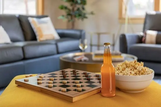 Sweet Pine by Avantstay Cozy Character Cottage in Tahoma! - İç Mekan