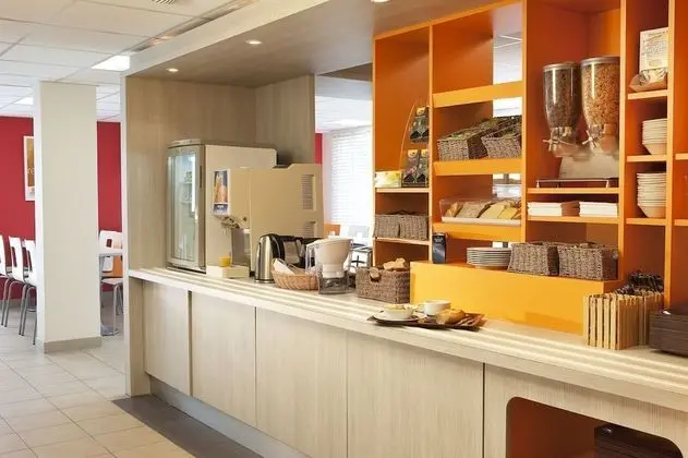Sweet and Smart Hotel - formerly Premiere Classe Hambach - Kahvaltı