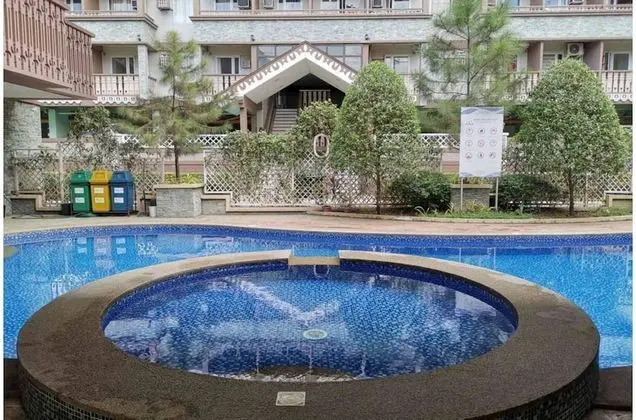 SweetSuites at Pine Crest New Manila - Havuz