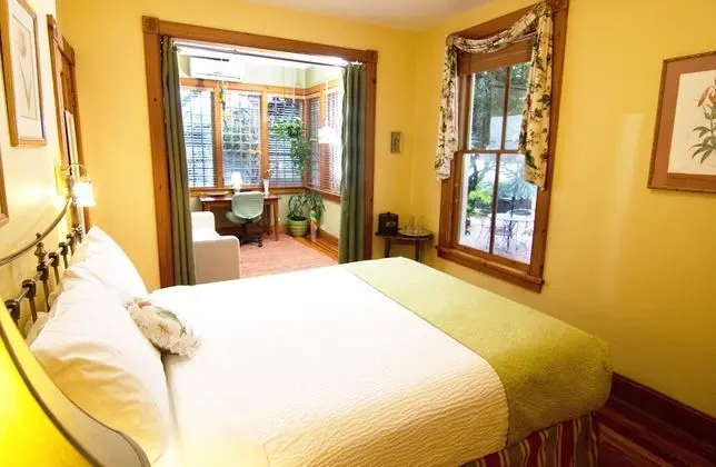 Sweetwater Branch Inn Bed and Breakfast - Oda