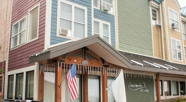 Sweetwater Lift Lodge