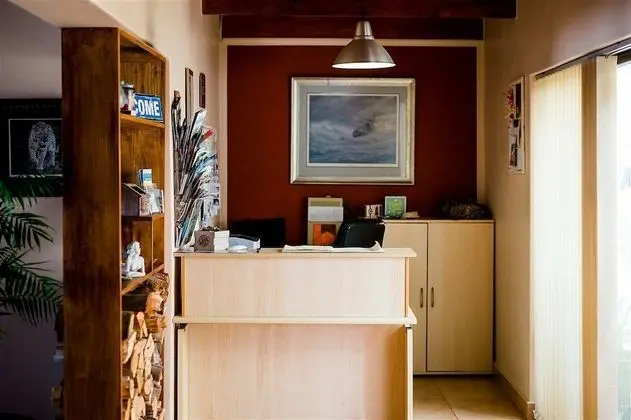 Swept Away Guest House - Lobi