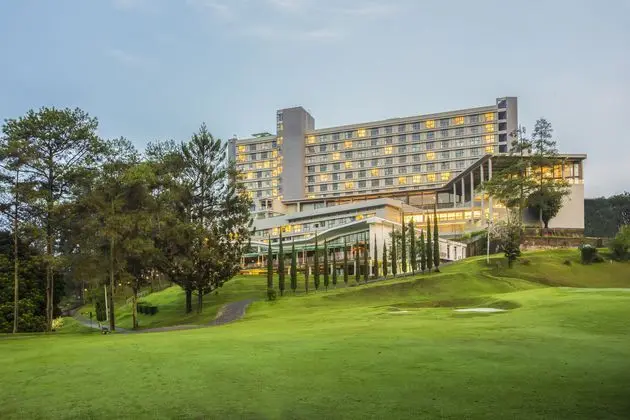 Swiss-Belresort Dago Heritage Bandung - 1