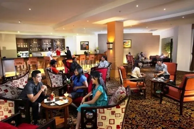 Swiss-Belinn Panakkukang - Bar