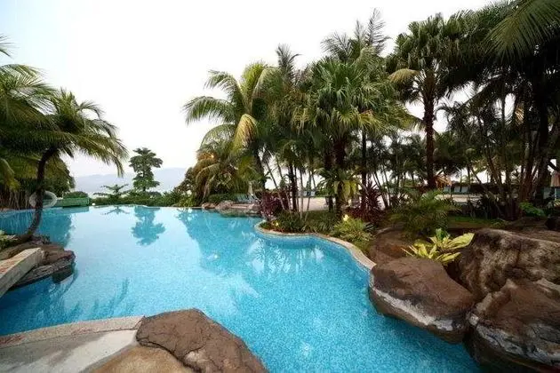 Swiss-Garden Beach Resort Damai Laut - Havuz